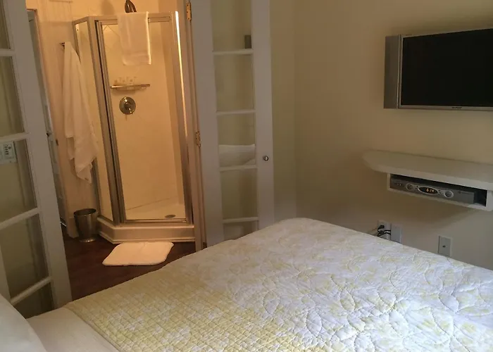 Riverview Organic Bed & Breakfast And Wellness Center